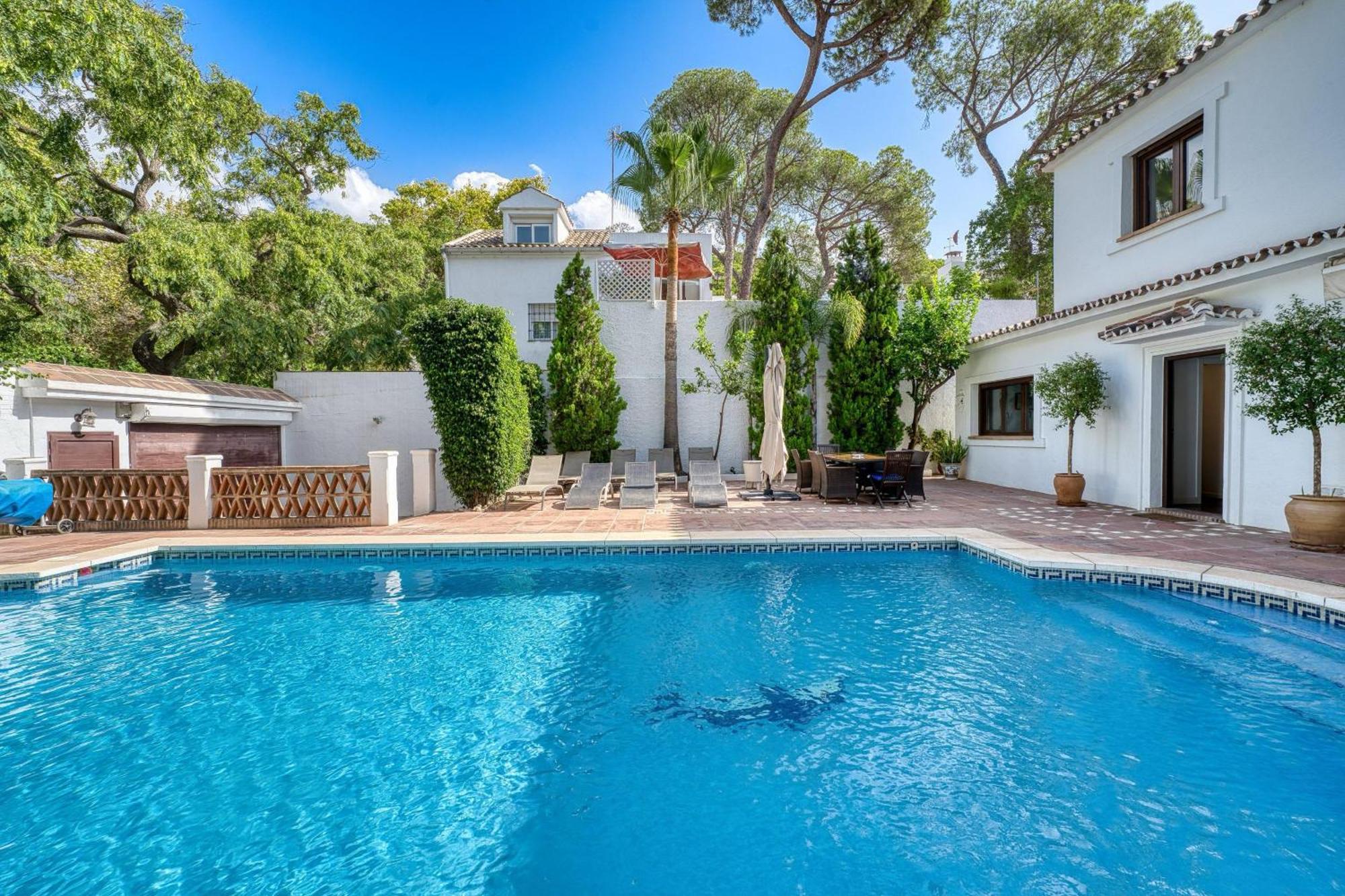 1102 With Pool ,lounge, Bbq ,direkt In *