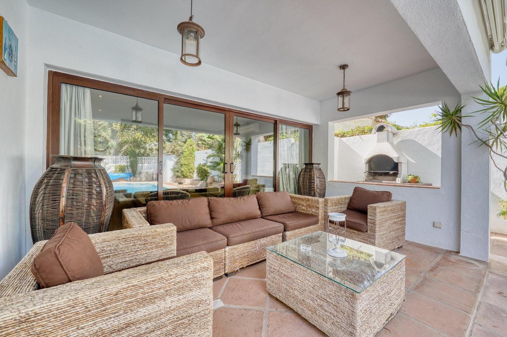 Villa 1102 With Pool ,lounge, Bbq ,direkt In Marbella
