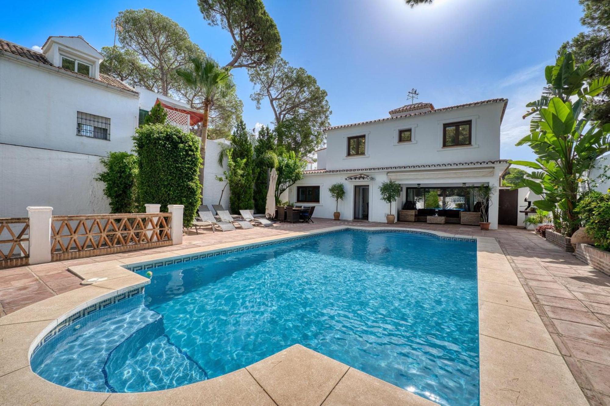 1102 With Pool ,lounge, Bbq ,direkt In *
