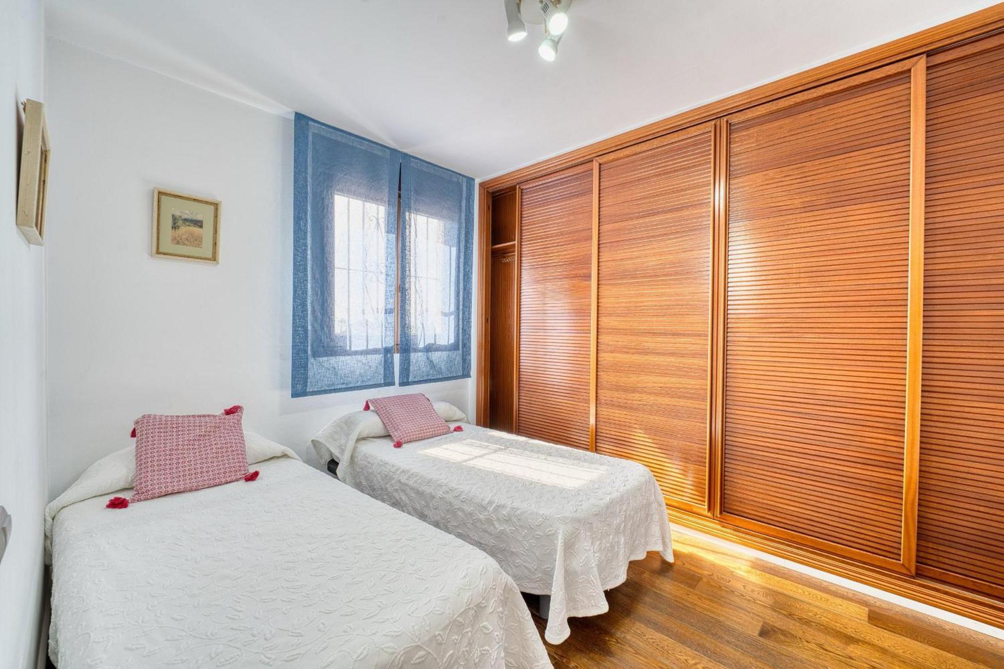 1102 With Pool ,lounge, Bbq ,direkt In Marbella