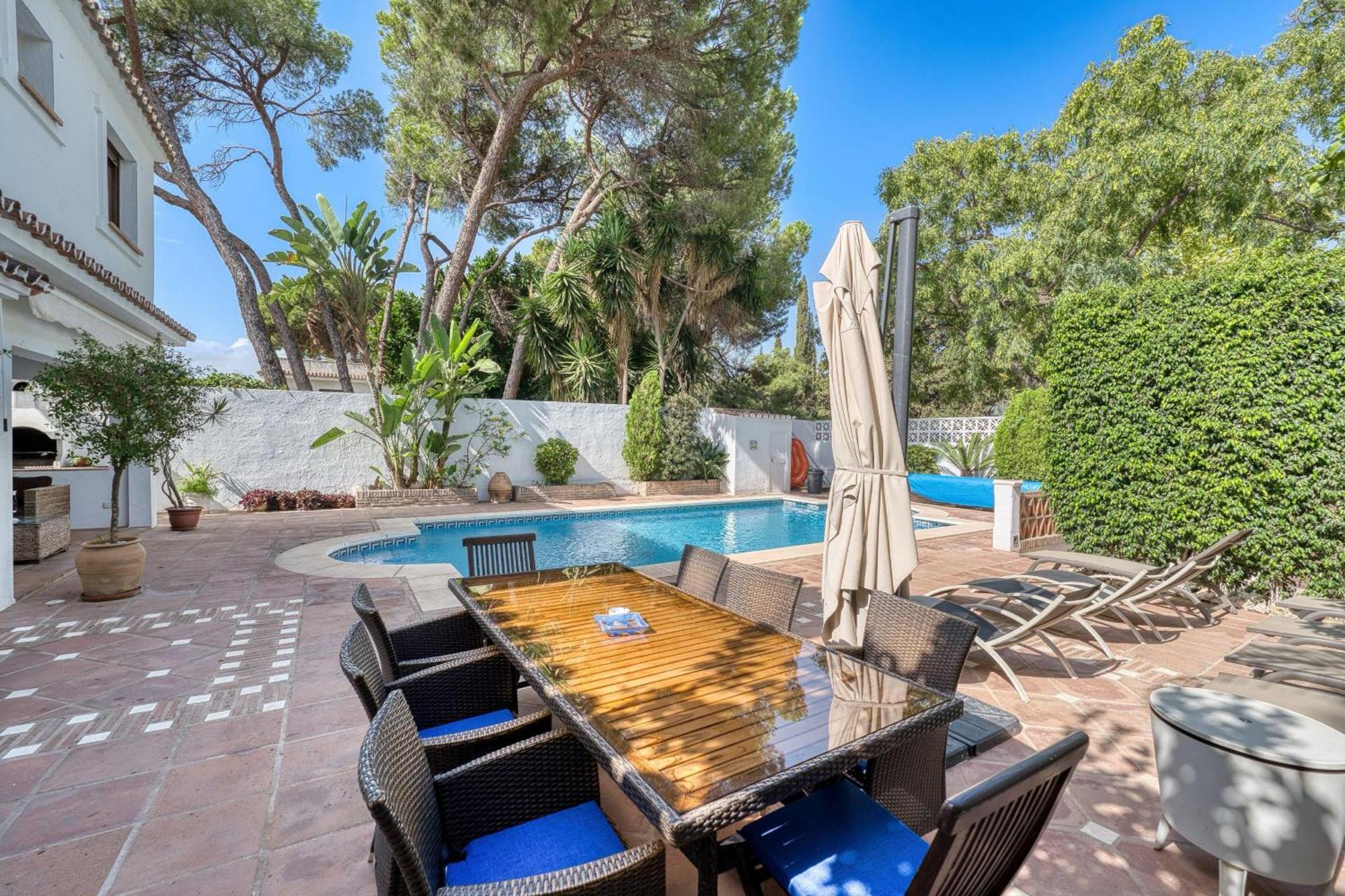 1102 With Pool ,lounge, Bbq ,direkt In *