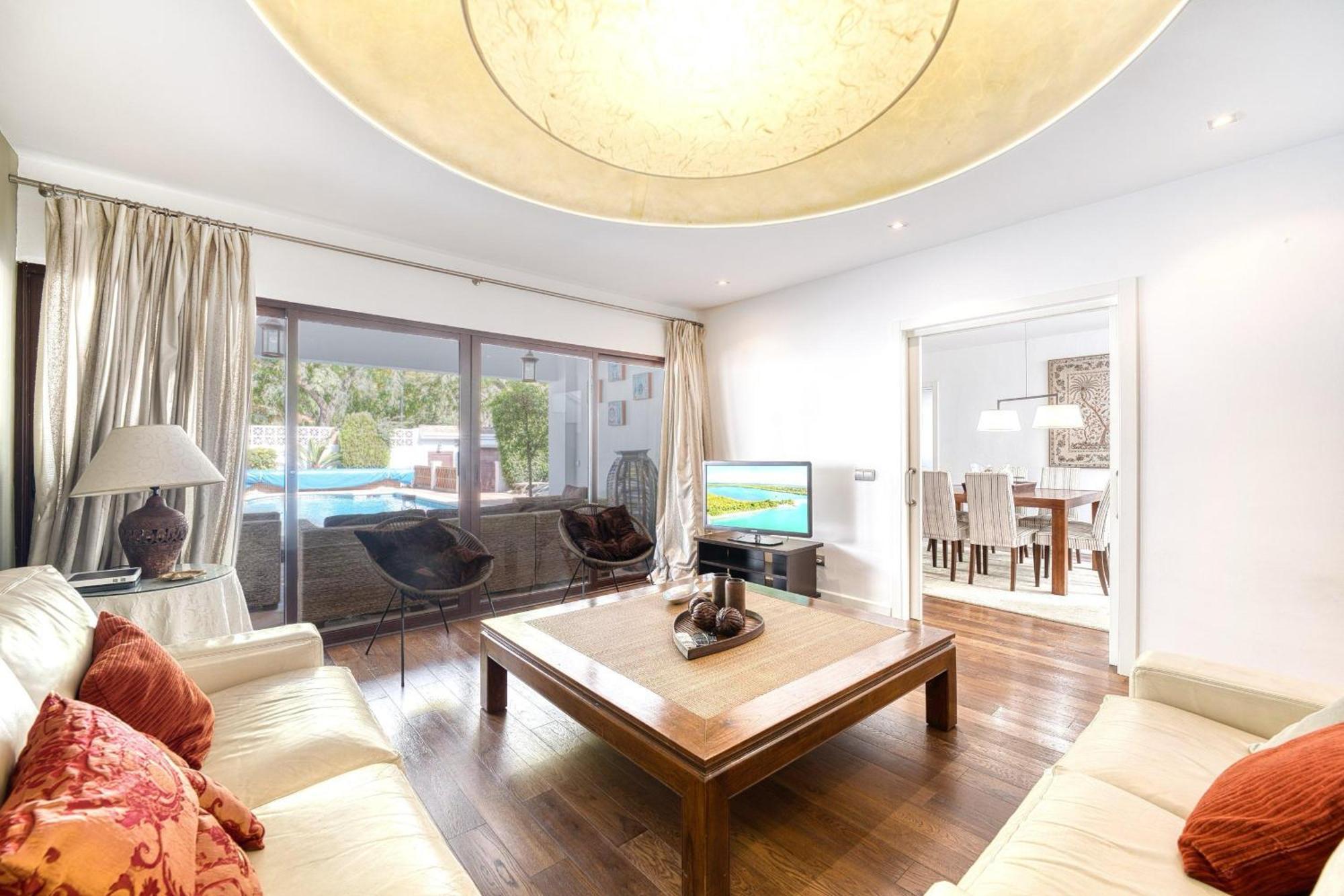 1102 With Pool ,lounge, Bbq ,direkt In Villa Marbella